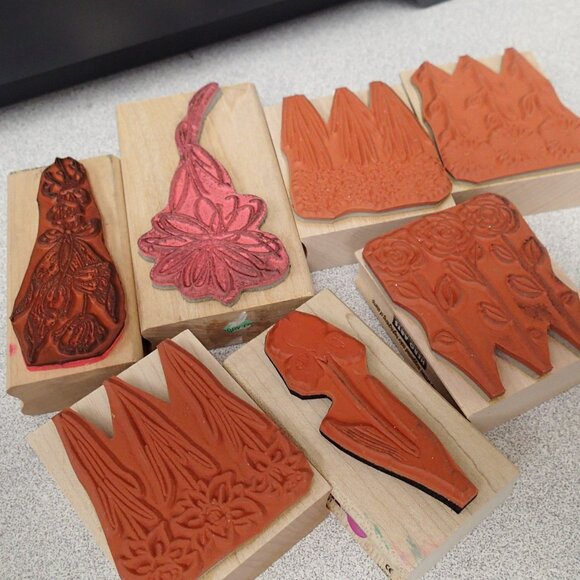 Set of 7 Flower Stampers - Picture 2 of 4